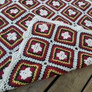 Hand Knit Crocheted Granny Square Throw Afghan Baby Blanket Christmas Red Green